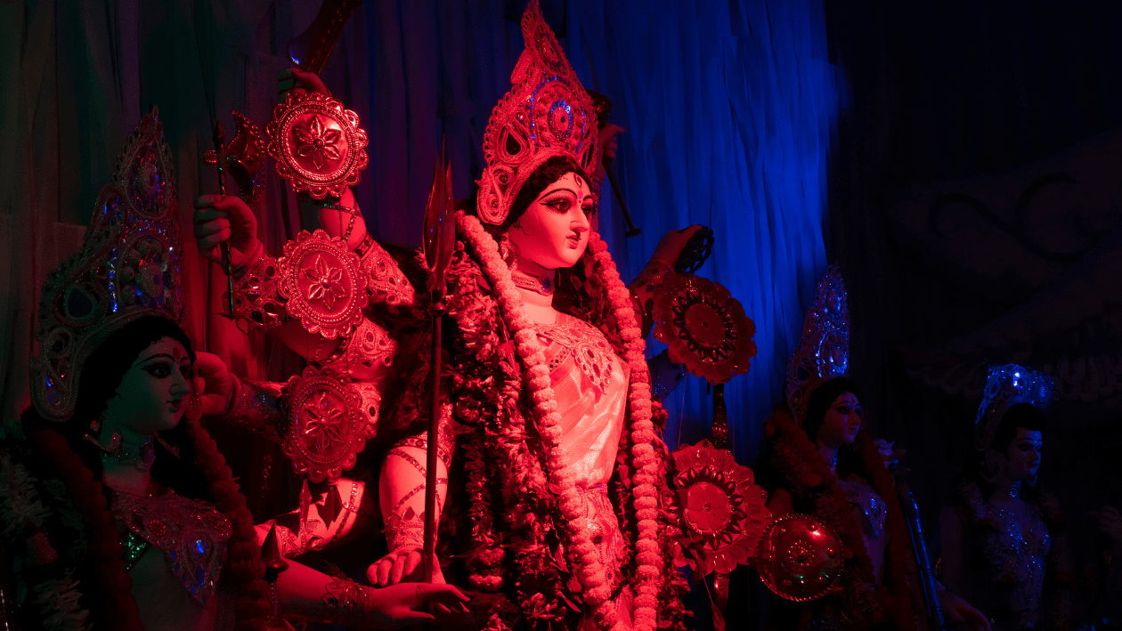 WHAT MAKES DURGA PUJA PANDAL HOPPING A JOY